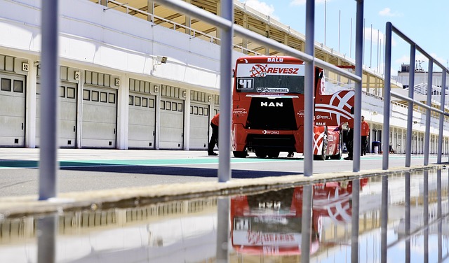 世体：近三千英格兰球迷做客，皇马vs曼城安排1700名安保